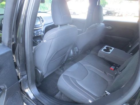 Used 2016 Jeep Cherokee Latitude w/ Safety/Convenience Group AWD/4WD image 10