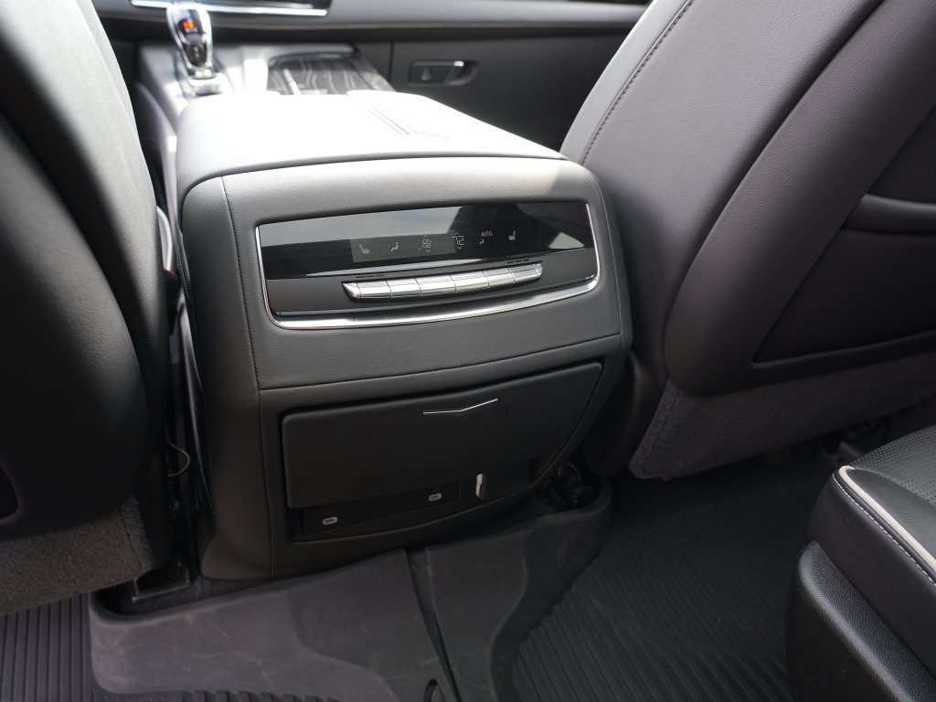 Used 2024 Cadillac Escalade ESV Sport w/ LPO, ONYX Package AWD/4WD image 28