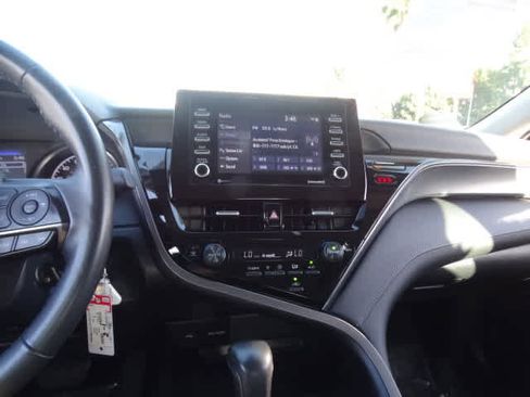 Used 2024 Toyota Camry SE w/ Blackout Package (TMS) image 26