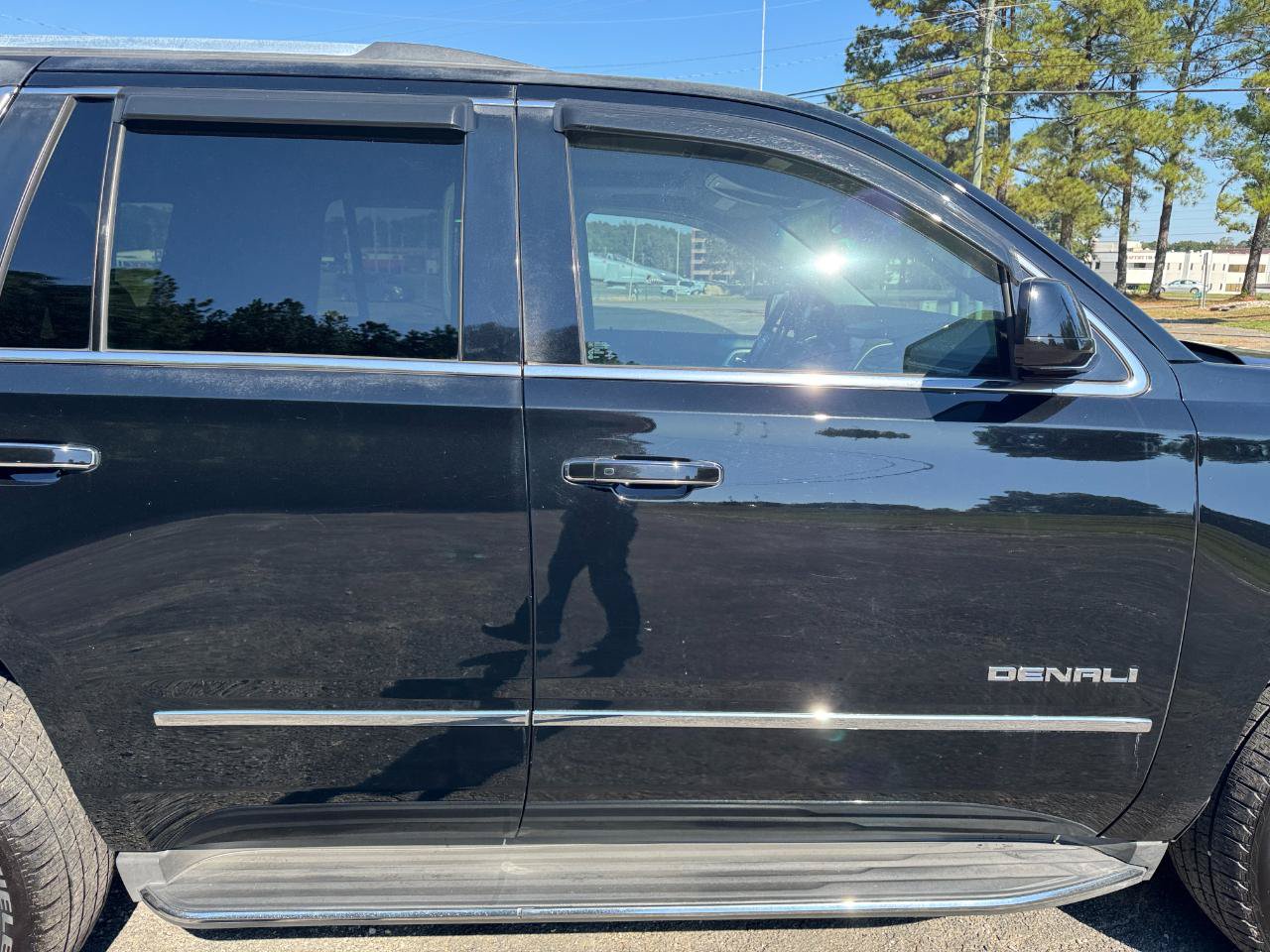 Used 2015 GMC Yukon Denali w/ Open Road Package RWD image 11