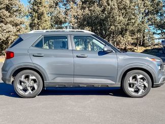 Certified 2025 Hyundai Venue SEL video 3