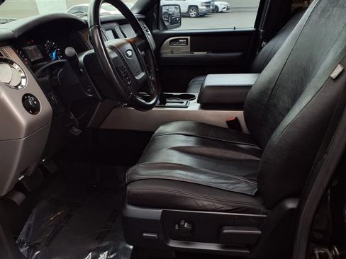 Used 2017 Ford Expedition XLT RWD image 15
