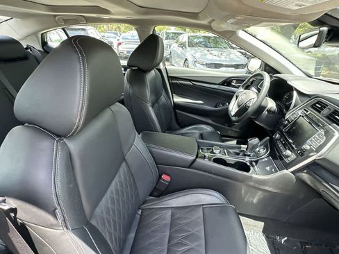 Used 2023 Nissan Maxima Platinum w/ Sport Mat Group FWD image 13