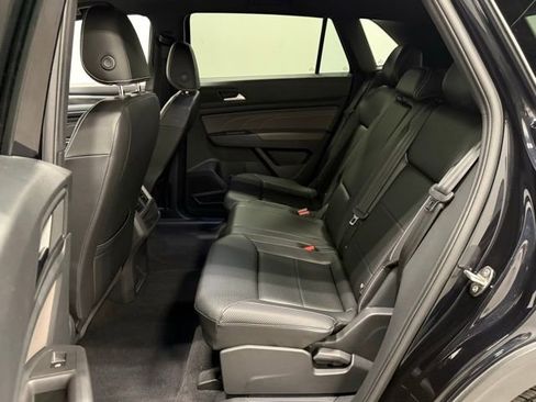 Used 2023 Volkswagen Atlas Cross Sport SE AWD/4WD image 32