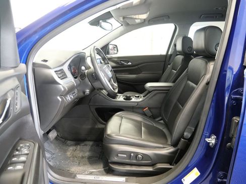 Used 2023 GMC Acadia SLT w/ Elevation Edition image 11