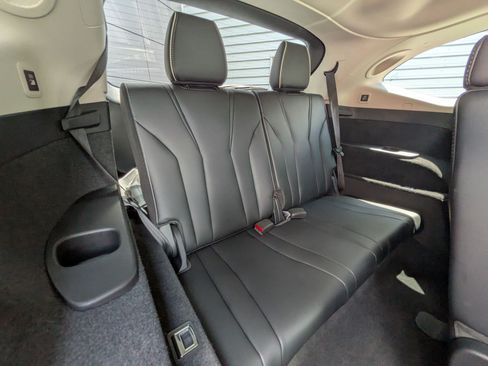 Used 2022 Acura MDX SH-AWD w/ Advance Package image 32