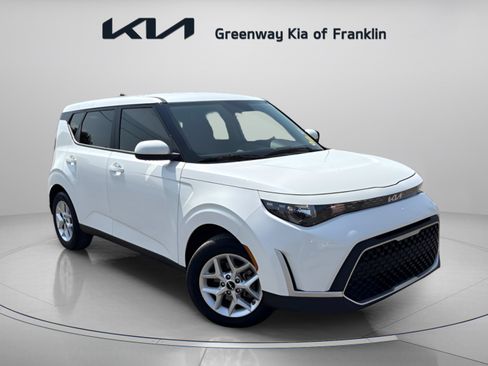 Used 2025 Kia Soul LX w/ LX Technology Package FWD image 1