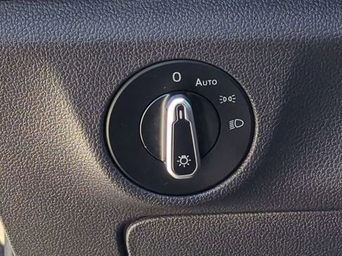 Used 2024 Volkswagen Jetta SE FWD image 23