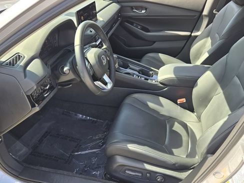 Used 2023 Honda Accord Touring image 10