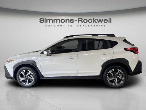 Used 2025 Subaru Crosstrek 2.5i Premium AWD/4WD image 2