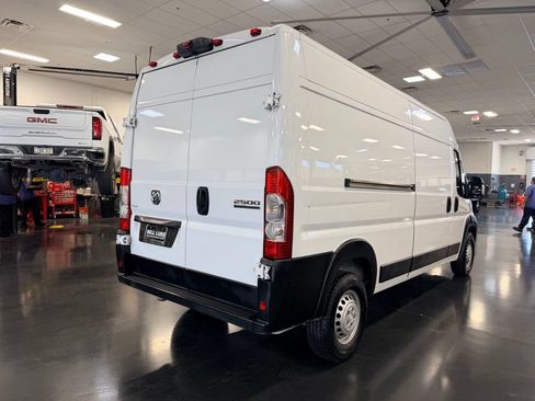 Used 2024 RAM ProMaster 2500 w/ Convenience Group FWD image 7