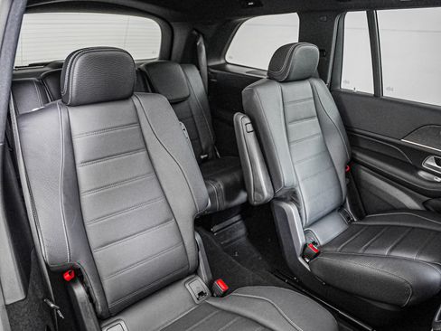 New 2026 Mercedes-Benz GLS 580 4MATIC image 13