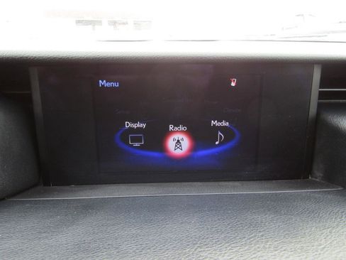 Used 2017 Lexus IS 200t image 17