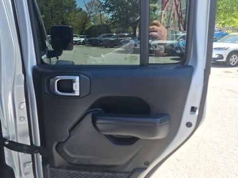 Used 2022 Jeep Wrangler Unlimited Sport AWD/4WD image 23