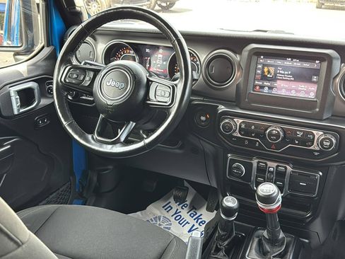 Used 2022 Jeep Wrangler Unlimited Sport image 15