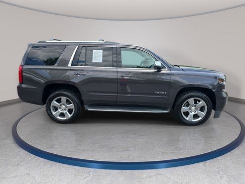 Used 2018 Chevrolet Tahoe Premier AWD/4WD image 4