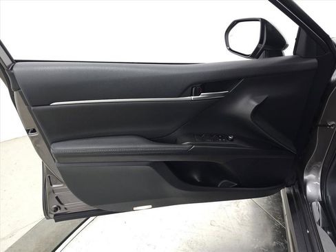 Used 2023 Toyota Camry XSE w/ Navigation Package image 11