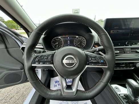 Certified 2023 Nissan Altima 2.0 SR FWD image 18