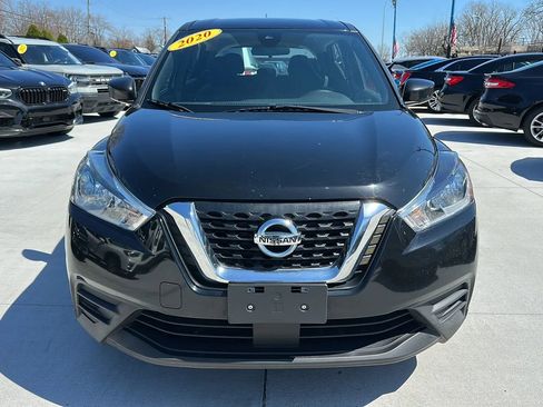Used 2020 Nissan Kicks S image 2