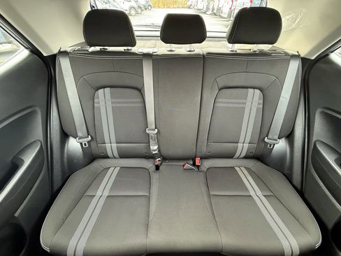 Used 2022 Hyundai Venue SEL image 25