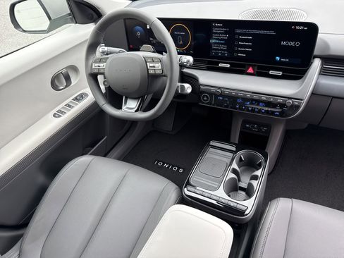 Used 2025 Hyundai Ioniq 5 SEL image 40