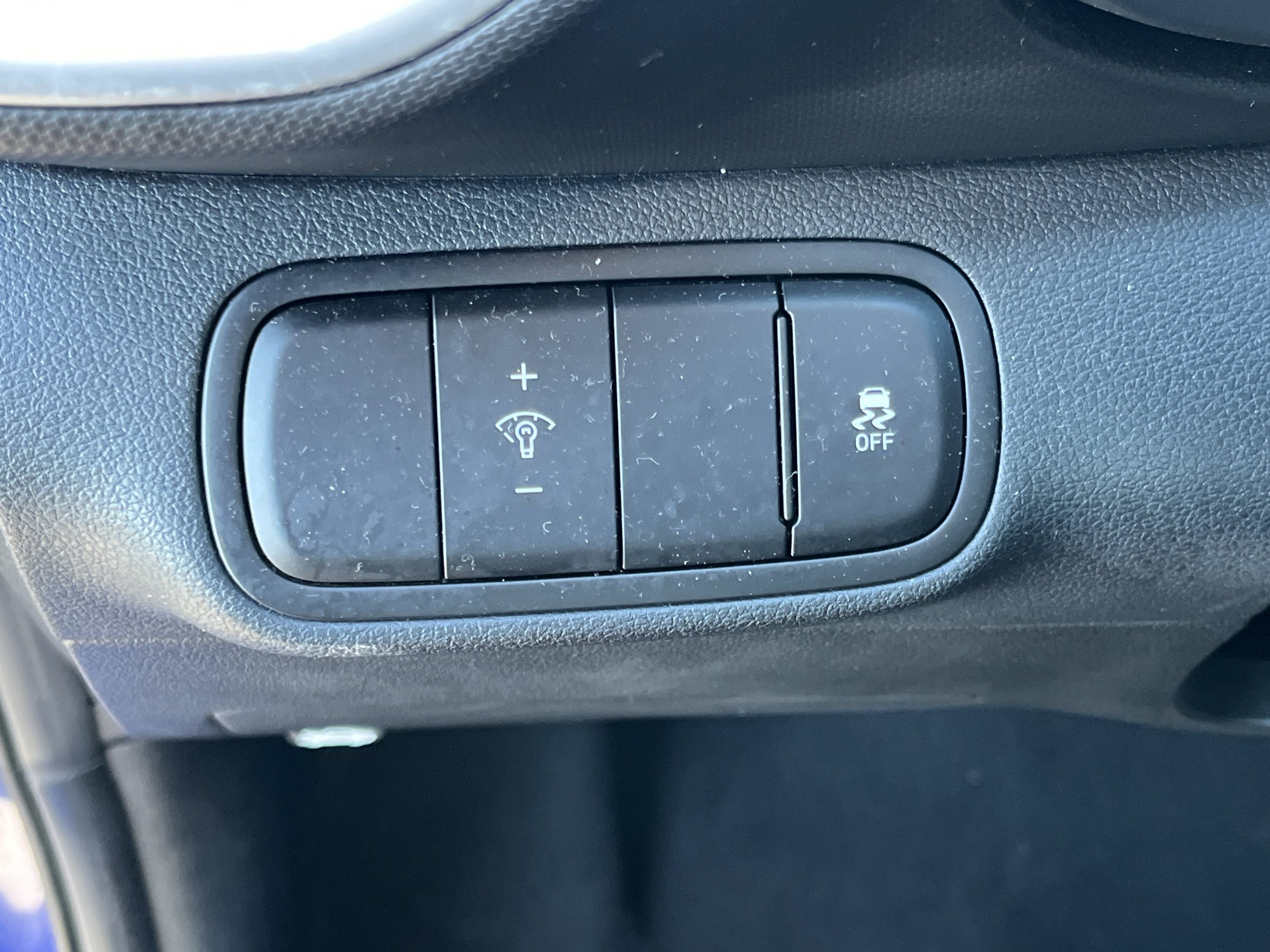 Used 2025 Hyundai Venue SEL FWD image 17