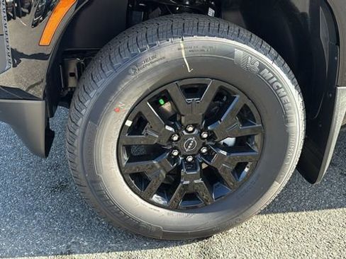 New 2026 Nissan Frontier SV w/ Tow Package AWD/4WD image 9
