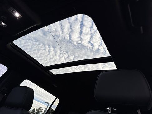 Used 2022 GMC Yukon XL Denali image 35