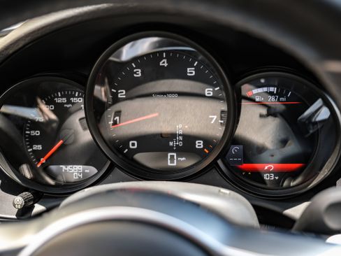 Used 2019 Porsche 718 Cayman RWD image 15