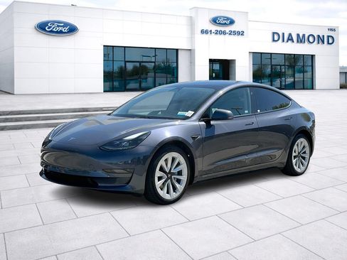Used 2023 Tesla Model 3 Standard Range RWD image 1