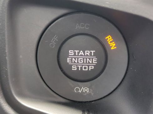 Used 2025 Jeep Wrangler Unlimited Sahara w/ Safety Group AWD/4WD image 31