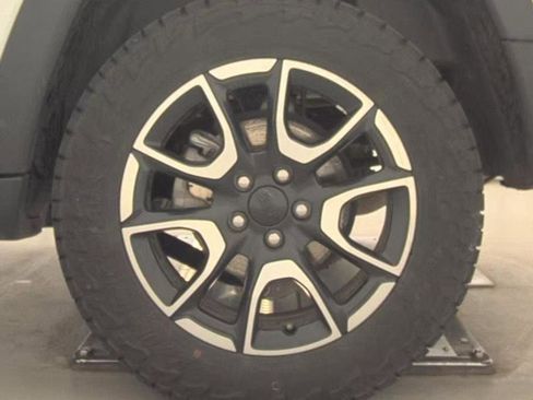 Used 2024 Jeep Compass Trailhawk image 14