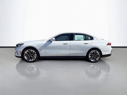 New 2026 BMW 530i w/ Convenience Package image 6