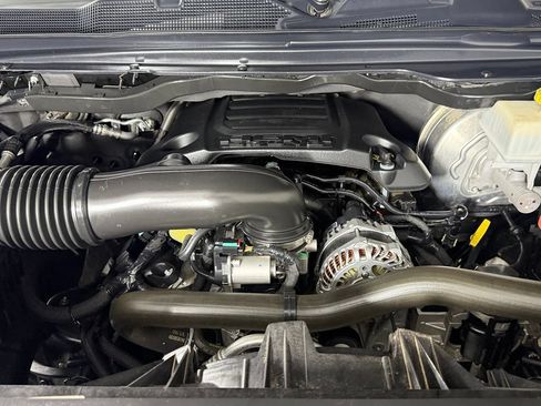 Used 2019 RAM 1500 Laramie AWD/4WD image 35