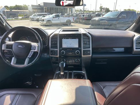 Used 2017 Ford F150 Platinum w/ Equipment Group 701A Luxury AWD/4WD image 23