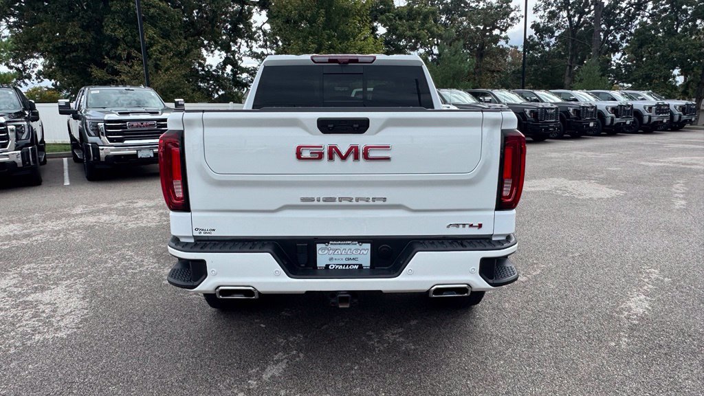 Used 2025 GMC Sierra 1500 AT4 w/ AT4 Premium Package AWD/4WD image 3