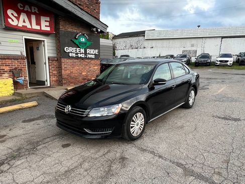 Used 2014 Volkswagen Passat 1.8T S FWD image 1
