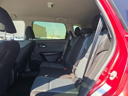 Used 2023 Nissan Rogue SV image 14
