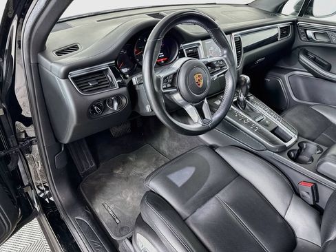 Used 2018 Porsche Macan AWD/4WD image 9