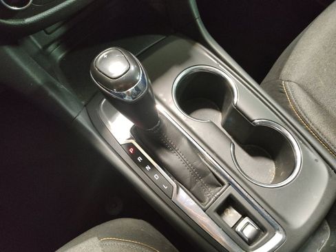 Used 2019 Chevrolet Equinox LT w/ Driver Convenience Package image 26