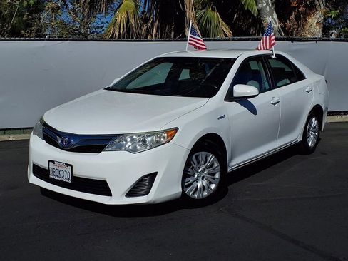 Used 2013 Toyota Camry LE image 25