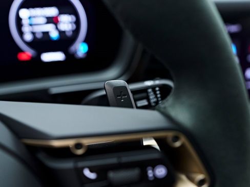 Used 2025 Porsche Cayenne GTS image 69