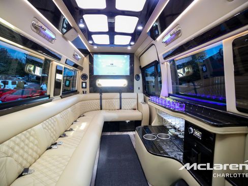 Used 2023 Mercedes-Benz Sprinter 3500 image 18