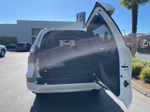 Certified 2023 Lexus GX 460 Premium w/ Premium Package AWD/4WD image 15