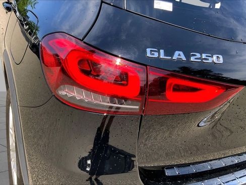 Certified 2023 Mercedes-Benz GLA 250 4MATIC image 28