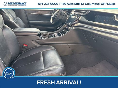 Used 2024 Jeep Grand Cherokee L Overland w/ Advanced Protech Group III image 16