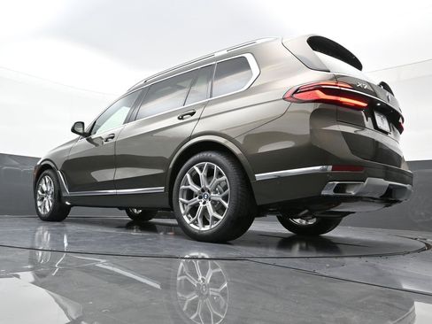 New 2025 BMW X7 xDrive40i image 36