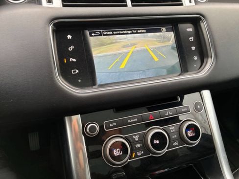 Used 2016 Land Rover Range Rover Sport HSE image 16