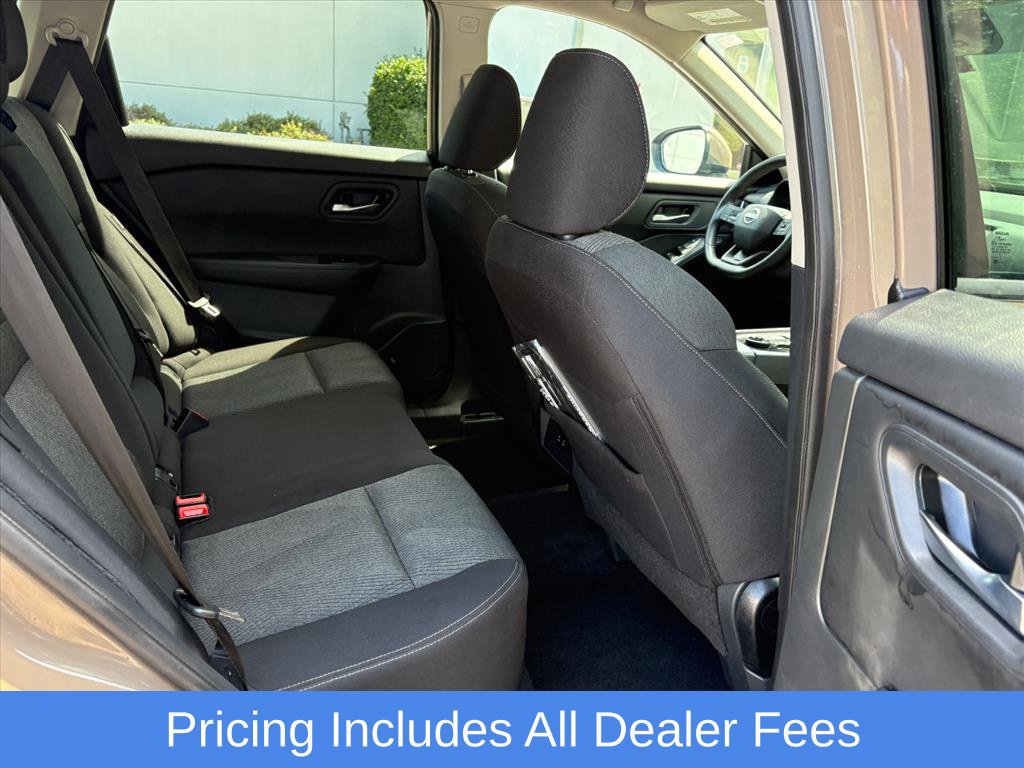 Used 2025 Nissan Rogue SV AWD/4WD image 20