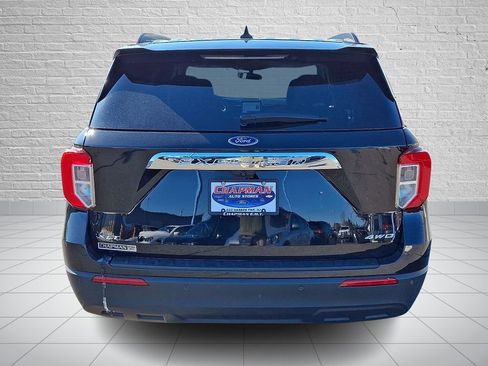 Used 2023 Ford Explorer XLT image 6